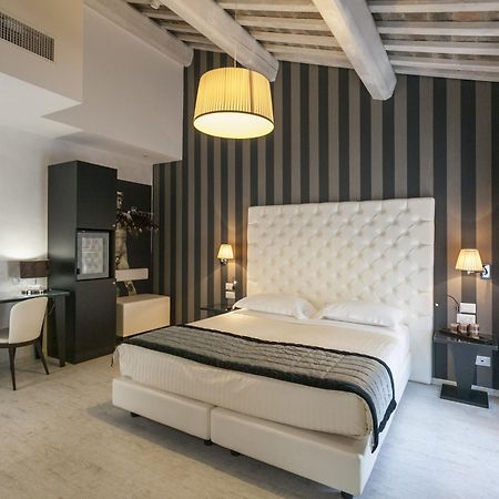 Hotel Nazionale แฟร์รารา ภายนอก รูปภาพ